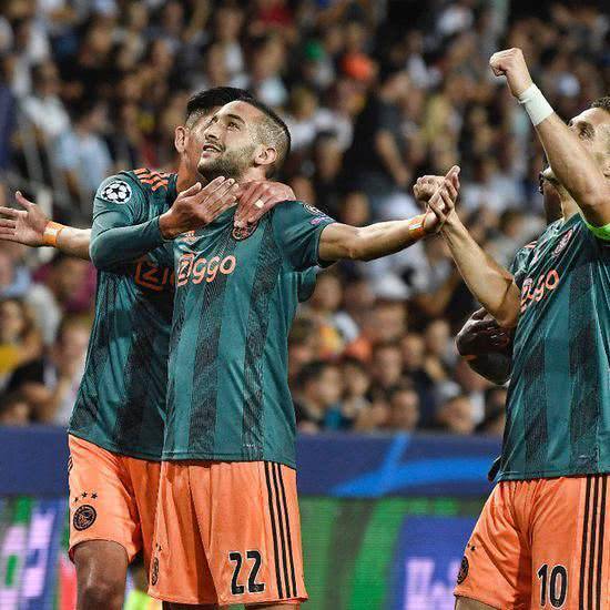 两好球后的 两好球后的